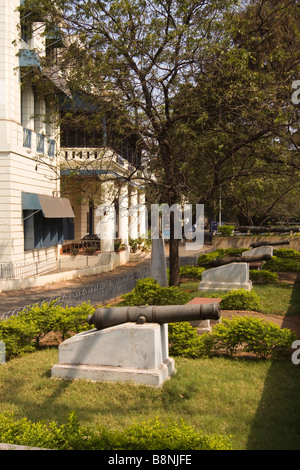 India Tamil Nadu Chennai Fort Saint George colonial cannon outside museum building Stock Photo