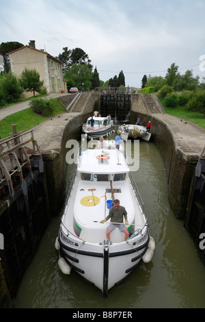 Canal du Midi, Ecluse de la Criminelle lock, Pk 72.2, semi ...