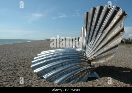 Scallop shell memorial to composer Benjamin Bitten at Aldeburgh, sculpted by Maggi Hambling in stainless steel Stock Photo