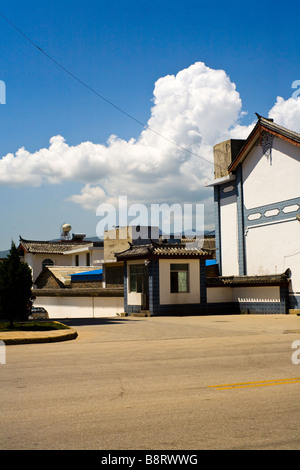 New buildings in traditional style in Lijiang, Yunnan Province, China Stock Photo