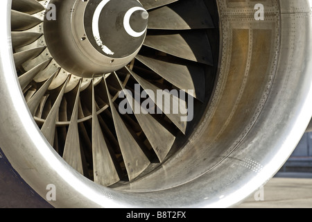 Fan blades of a Rolls Royce RB211 attached to a Boeing 767 Stock Photo ...