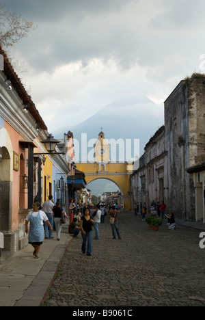 Calle del Arco, or 5a Avenida Norte, is the street with the landmark archway Arco de Santa Catalina, Antigua Guatemala Stock Photo