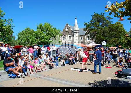 Street entertainers, Saturday Market, The Arts Centre, Christchurch, Canterbury, New Zealand Stock Photo