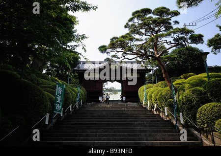 Main entrance at Gokoku-ji Temple complex. Bunkyo-ku. Tokyo. Japan Stock Photo