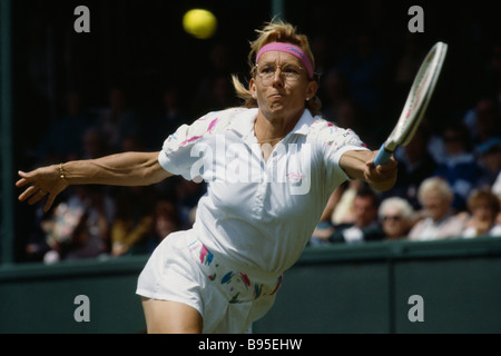 SPORT Ball Games Tennis Martina Navratilova stretching for return during match at Wimbledon Stock Photo