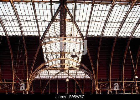 Roof section of Paddington Railway station London, graphic lines of the roof, Architect, Brunel & Wyatt, Neo Classic Cast Iron. 1850 to 1854 Stock Photo
