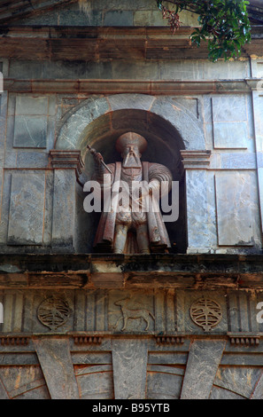 India Goa Old Goa Viceroy s Arch Vasco de Gama statue Stock Photo