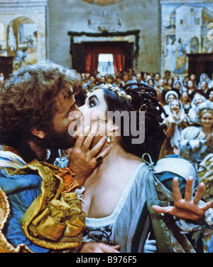 THE TAMING OF THE SHREW 1967 Columbia film with Elizabeth Taylor and Richard Burton Stock Photo