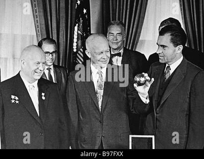 President Richard Nixon and Soviet leader Leonid Brezhnev seated in ...
