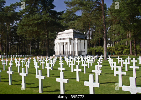 The American Chapel and headstones in the American section of the Brookwood Military Cemetery, Woking. Stock Photo