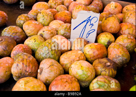 Tropical fruit, Cherimoya (Annona cherimola) market, Saint Denis, La Réunion France | Tropische Früchte, Cherimoya auf Markt Stock Photo