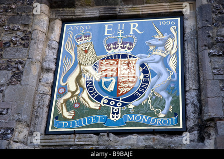 Royal Crest of Queen Elizabeth II, Priors Gate, Winchester, Hampshire England Stock Photo