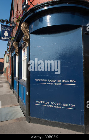 Sheffield flood water height levels on the end of the 'Fat Cat' pub building, recordings   from March 1864 and June 2007. Stock Photo