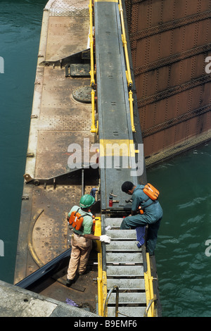 Lock gate maintenance, Gatun locks, Panama Canal Stock Photo