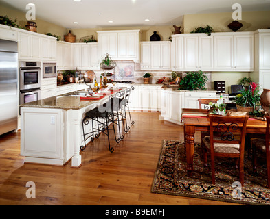 Large contemporary kitchen with breakfast bar Stock Photo