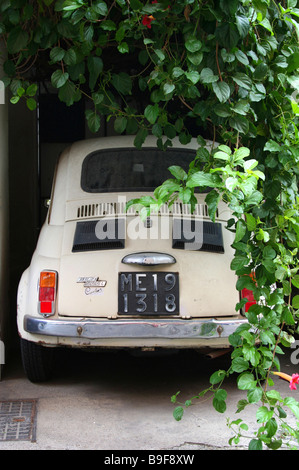Rear view of a parked Fiat 500 Stock Photo - Alamy