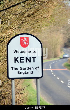 Welcome to Kent the Garden of England roadside sign Stock Photo