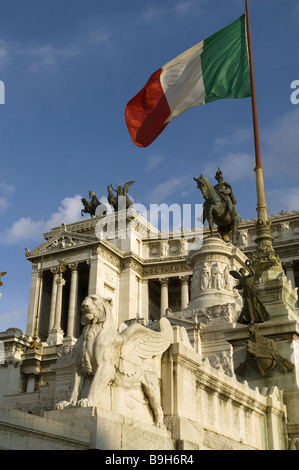 Italy Rome Vittorio Emanuele II. Monument rider-statue flag Architecture construction bronze-sculpture monument Europe flag Stock Photo