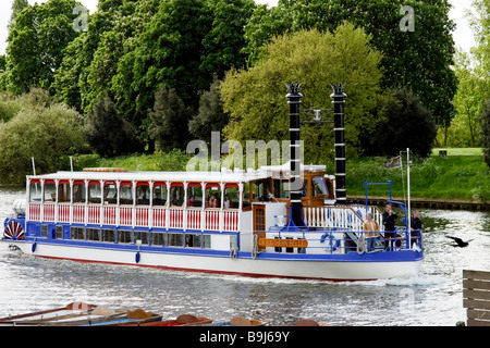 New Southern Belle Cruise boat on River Thames, Surrey, UK Stock Photo ...