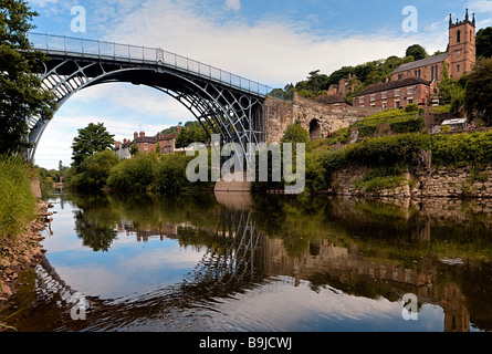 Ironbridge crossing the river Severn, first iron bridge worldwide, built by Abraham Darby in 1779, in Telford, Shropshire, Engl Stock Photo
