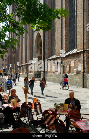 Café next to the Frauenkirche Church on Frauenplatz Square, city centre, Munich, Upper Bavaria, Germany, Europe Stock Photo