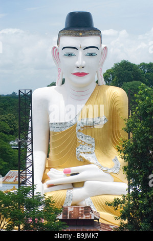 big sitting buddha pyay pagoda burma myanmar Stock Photo