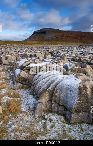 The White Scar limestone pavement and Ingleborough Mountain in the Yorkshire Dales National Park Stock Photo