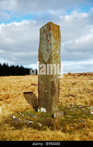 Maen Madoc Standing Stone. The Maen Madog Stone lies adjacent to the Roman Road, Sarn Helen, the Brecon Beacons, South Wales, UK Stock Photo