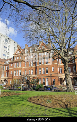 Queen Square with the National Hospital for Neurology and Neurosurgery in the background Holborn London England UK Stock Photo