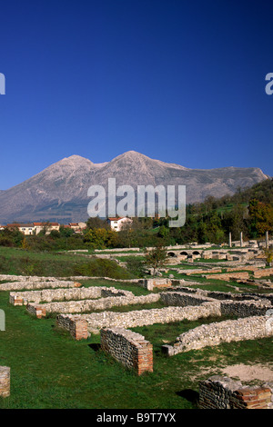 Italy, Abruzzo, Alba Fucens roman ruins and Mount Velino Stock Photo