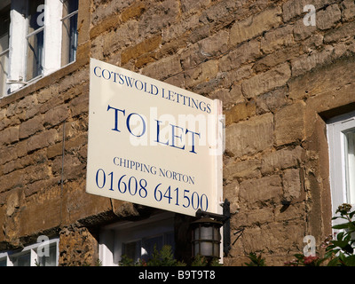 To let sign Stow On the Wold Cotswolds Gloucestershire England UK Stock Photo