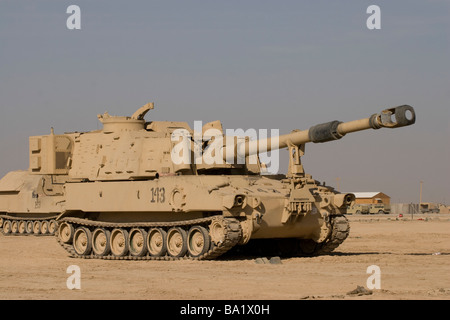 Baqubah, Iraq - M109 Paladin, a self-propelled 155mm howitzer. Stock Photo