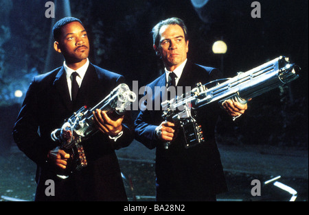MEN IN BLACK 1997 Columbia film with Tommy Lee Jones at right and Will Smith Stock Photo