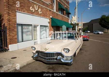 1955 Cadillac Coupe De Ville parked in front of Sun Recording Studios in Memphis.Recording studio of Elvis Presley and the birth Stock Photo