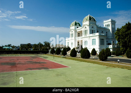 CUBA Cienfuegos Yacht Club main building and tennis court March 2009 Stock Photo