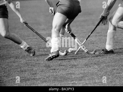 Seventies, black and white photo, sports, hockey, field hockey, OTHC Oberhausen versus Etuf Essen 1:1, symbolic, D-Oberhausen, Ruhr area, North Rhine-Westphalia Stock Photo