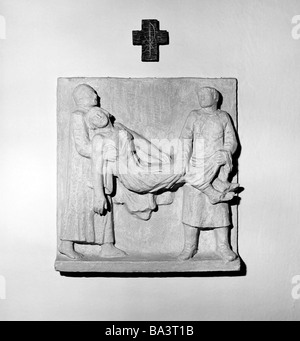 Seventies, black and white photo, religion, Christianity, passion, way of the cross, 14th station, The Entombment of Christ, sculptures, relief Stock Photo
