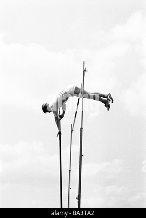Sixties, black and white photo, sports, Athletics, sports meeting 1965 in Gelsenkirchen-Buer, pole vault, men, pole vaulter, D-Gelsenkirchen, D-Gelsenkirchen-Buer, Ruhr area, North Rhine-Westphalia Stock Photo