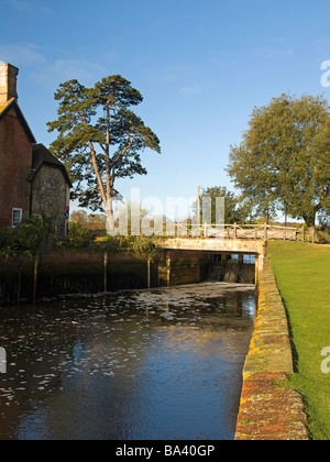 Beaulieu tide mill Stock Photo - Alamy