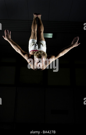 cricket Ægte Tak for din hjælp Rainer Higgelke pro-gymnasts personality-rights trampoline-jumpers jump  poor heed series extended people upper bodies freely Stock Photo - Alamy