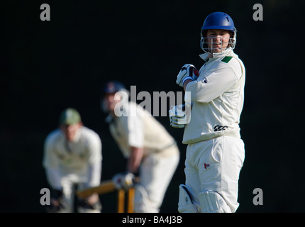 Wicket keeper in position behind stumps waiting for delivery Stock Photo -  Alamy