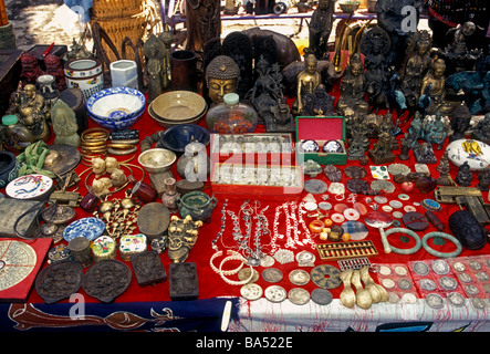 antique vendor, selling antiques, souvenirs, collectibles, handicrafts, outdoor market, Old Town, Lijiang, Yunnan Province, China, Asia Stock Photo