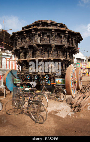 India Tamil Nadu Kumbakonam Sarangapani Temple wooden car Stock Photo