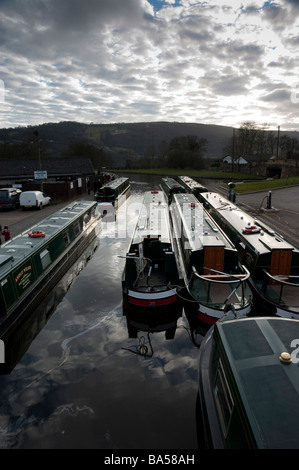 Wales - Llangollen canal basin wharf with narrowboats Stock Photo