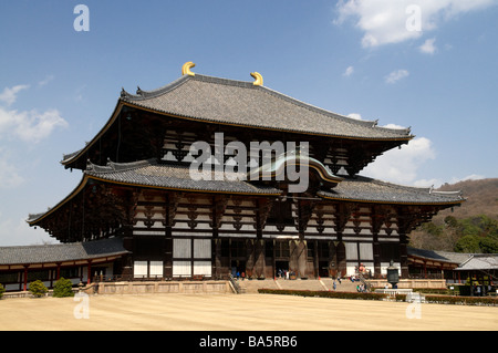The Daibutsu-den Hall - the largest wooden building in the world and part of the Todai-ji temple complex in Nara, Japan. Stock Photo