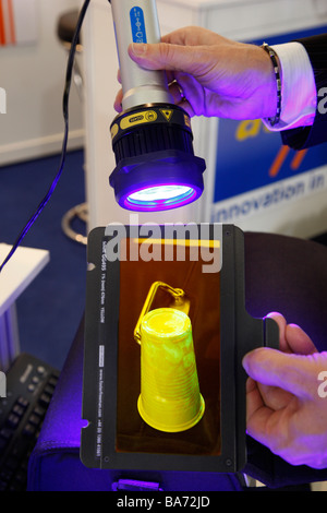 Uv torch hi-res stock photography and images - Alamy