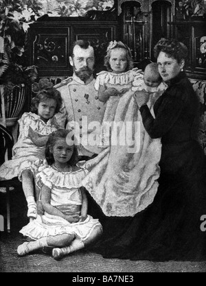 Nicholas II Alexandrovich, 6.5.1868 - 16.7.1918, Emperor of Russia 21.10.1894 - 2.3.1917, with wife Alexandra Feordovna and daughters Tatiana, Olga, Maria ans Anastasia, circa 1896,  , Artist's Copyright has not to be cleared Stock Photo