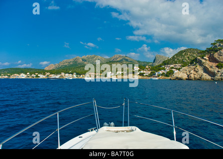 Bow of yacht approaching Sant Elm Majorca Baleares Spain | Bug einer Yacht vor Sant Elm Mallorca Balearen Spanien Stock Photo