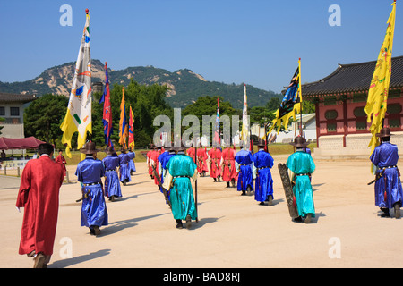 Changing of the guard ceremony, Gyeongbokgung, Seoul, South Korea Stock Photo