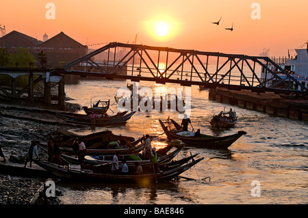 Myanmar (Burma), Yangon Division, Yangon, Sine Oo Dan pier on the Irrawady Stock Photo